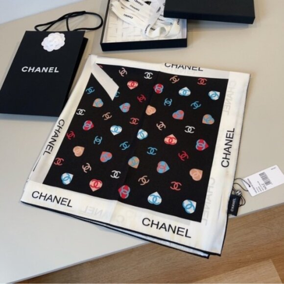 Luxe Chanel Silk Scarf with Hearts - Picture 8 of 8